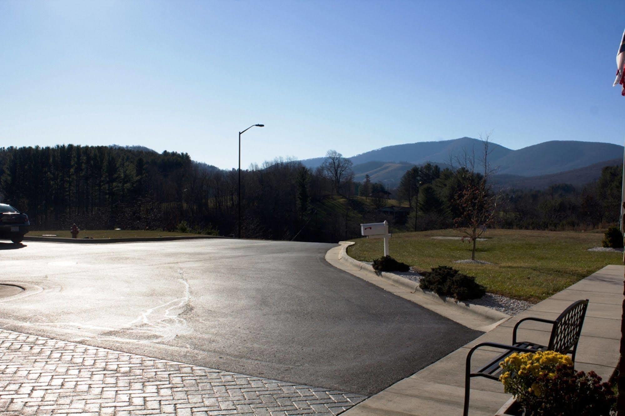 Holiday Inn Express West Jefferson By Ihg Eksteriør bilde