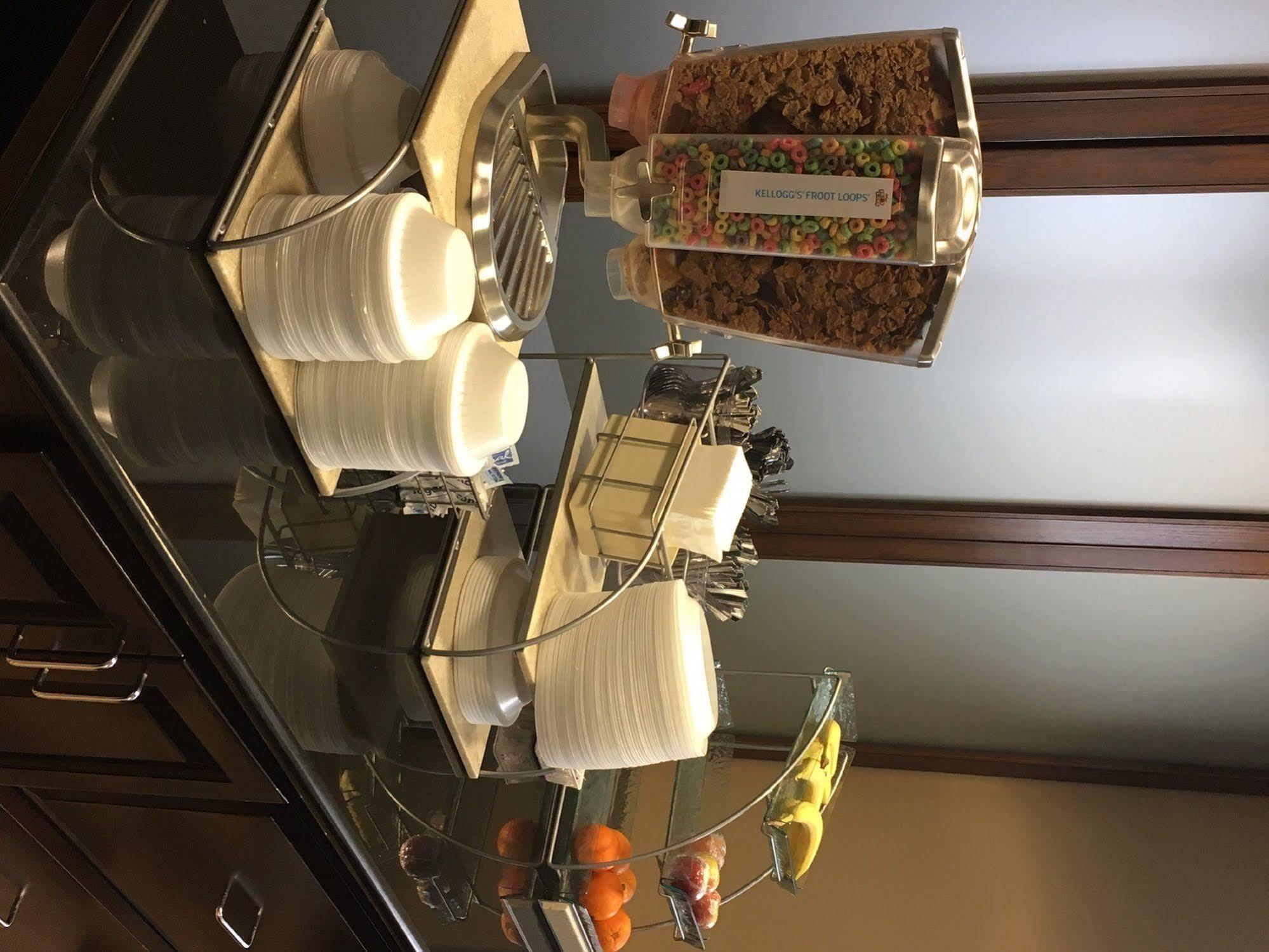 Holiday Inn Express West Jefferson By Ihg Eksteriør bilde